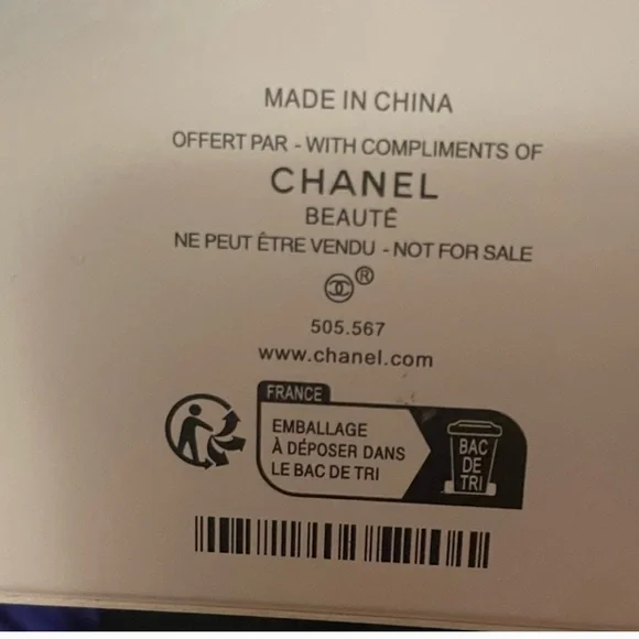 NEW Chanel Beauté cream Travel throw blanket - Picture 9 of 9